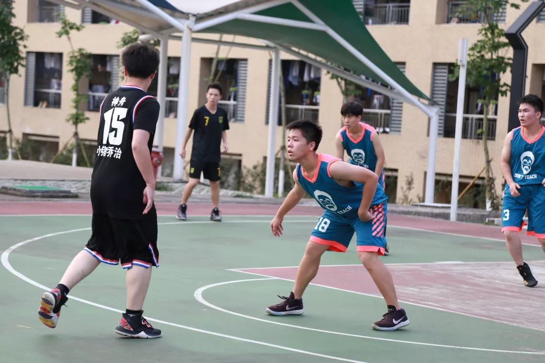 灌篮吧篮不住的青春